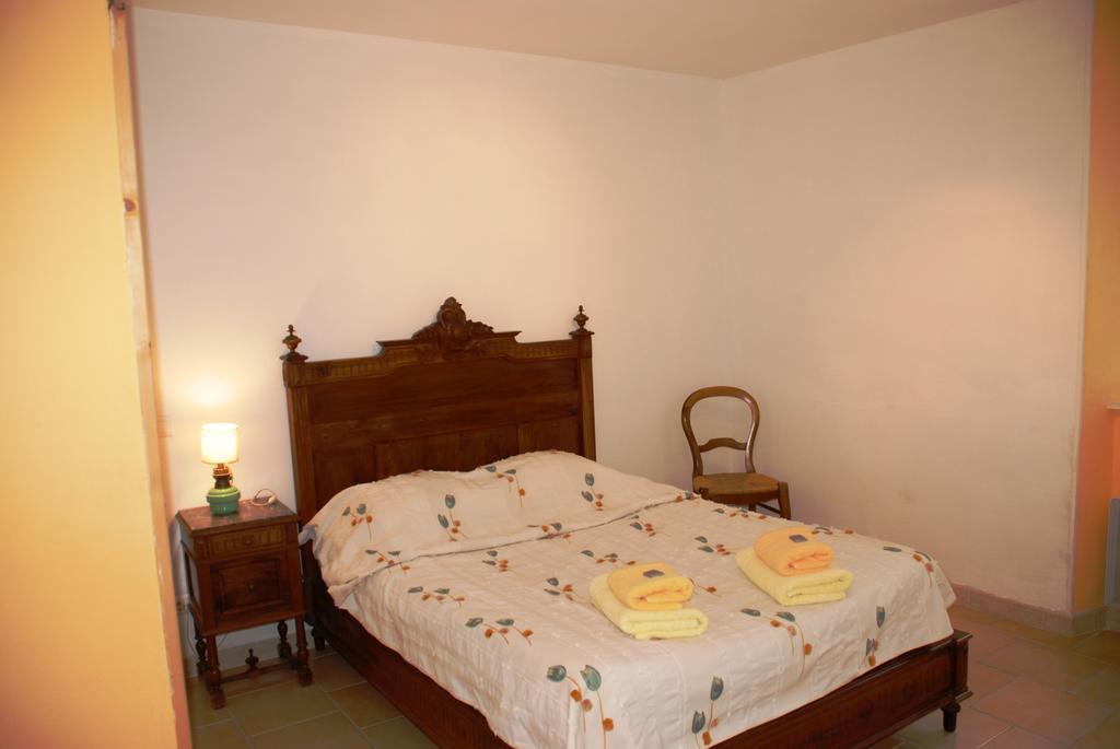 Bed and Breakfast Les Jardins Du Mas Evesque à Rousson  Chambre photo